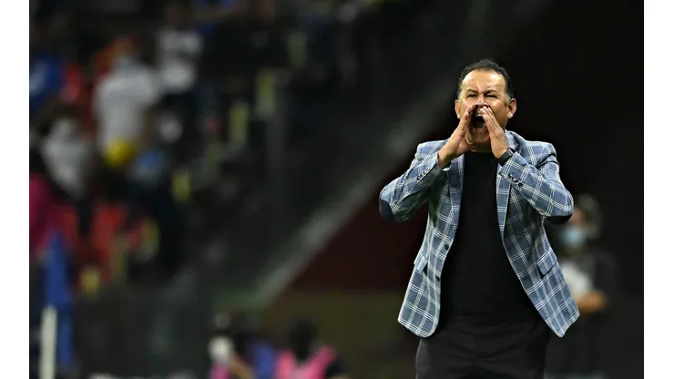 Juan Reynoso en uno de sus últimos partidos con Perú.
