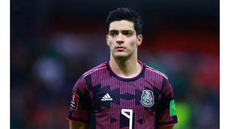 Raúl Jiménez no jugará en México.