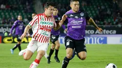 Fernando Madrigal del Necaxa y Nicolás Díaz del Tijuana en el torneo Clausura 2022.