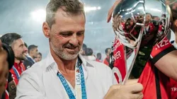 Diego Cocca no será más el técnico de Atlas.