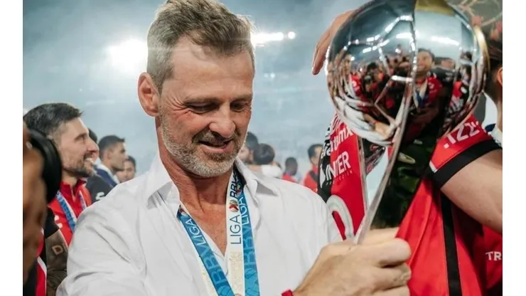 Diego Cocca no será más el técnico de Atlas.