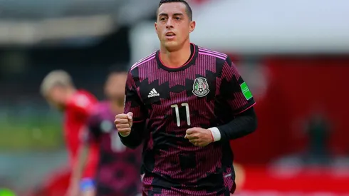 Rogelio Funes Mori con México ante Costa Rica en la eliminatoria mundialista.