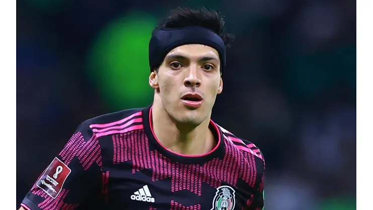 Raúl Jiménez aún no está apto físicamente.