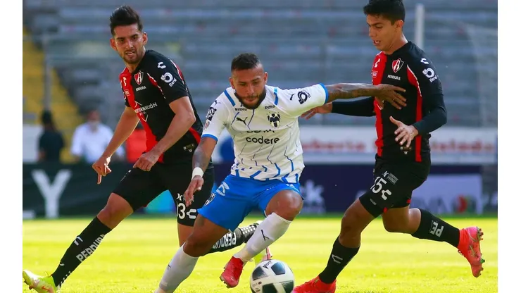 Duván Vergara entre Gaddi Aguirre y Diego Barbosa.