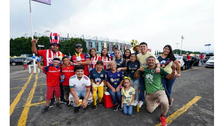 Aficionados de América y Chivas Apertura 2022