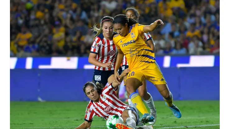Tigres Chivas Femenil Karol Bernal Mia Fishel