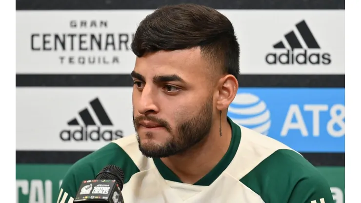Alexis Vega en conferencia previa al partido contra Paraguay.
