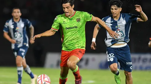 Fernando Arce, del Juárez, supera a Kevin Álvarez del Pachuca.