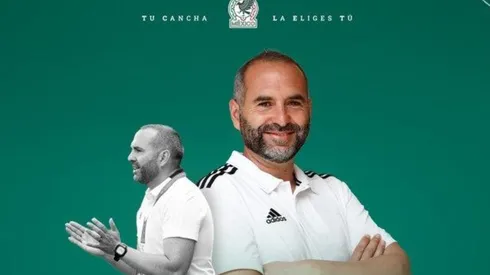 Pedro López presentado por la selección femenil.