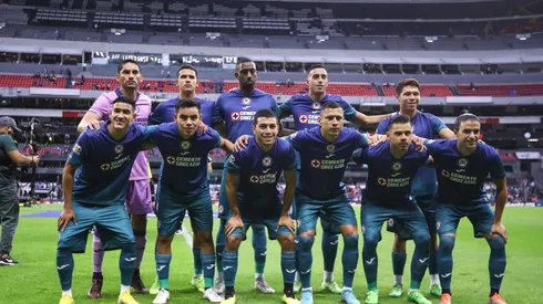 Cruz Azul juega con muy poco público.