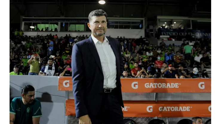 El regaño de Hernán Cristante hacia sus dirigidos.