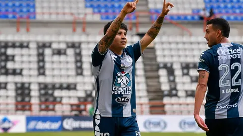 Javier Eduardo la Chofis López celebra ante Santos su segundo gol con el Pachuca.