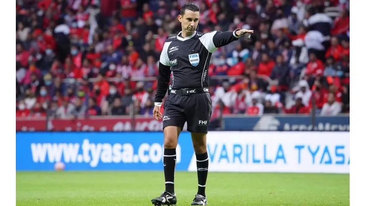 Las decisiones de Arturo Ramos no cayeron bien en Chivas.