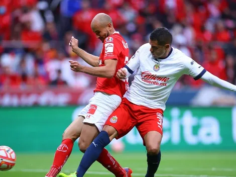 Afición de Toluca no tiene piedad y abuchean a Carlos González