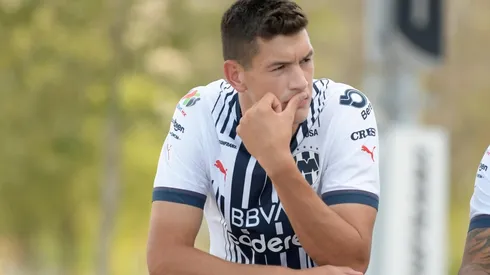 César Montes en entrenamiento de Rayados de Monterrey.