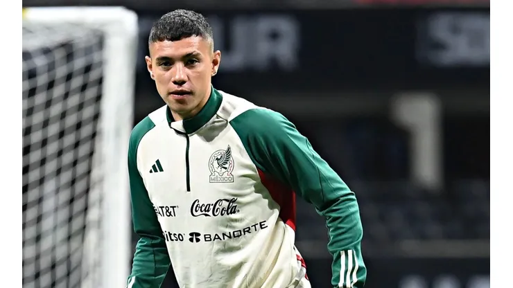 Lara tuvo su debut en el Tri mexicano.