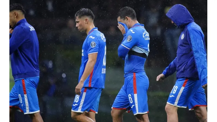 Erik Lira y compañeros ante mal momento de Cruz Azul.