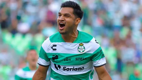 Santos goleó al San Luis y se sube a la cima.