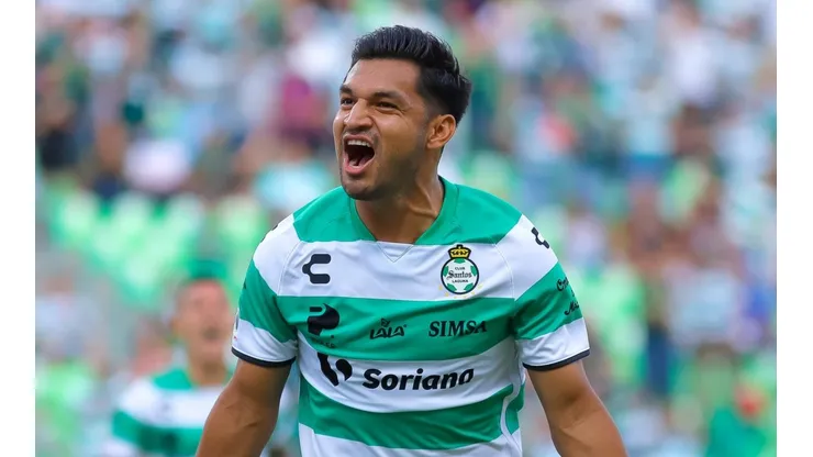 Santos goleó al San Luis y se sube a la cima.