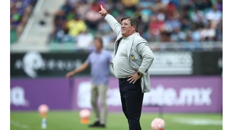 Miguel Herrera recibió buenas noticias para la visita de sus Tigres al América