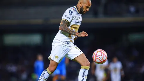 Favoritismo por Dani Alves genera incomodidad en el vestuario de Pumas