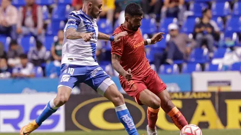 Duelo de argentinos: Federico Mancuello del Puebla y Matías García de Juárez.