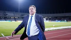 El Piojo Herrera se mostró molesto por las decisiones arbitrales.