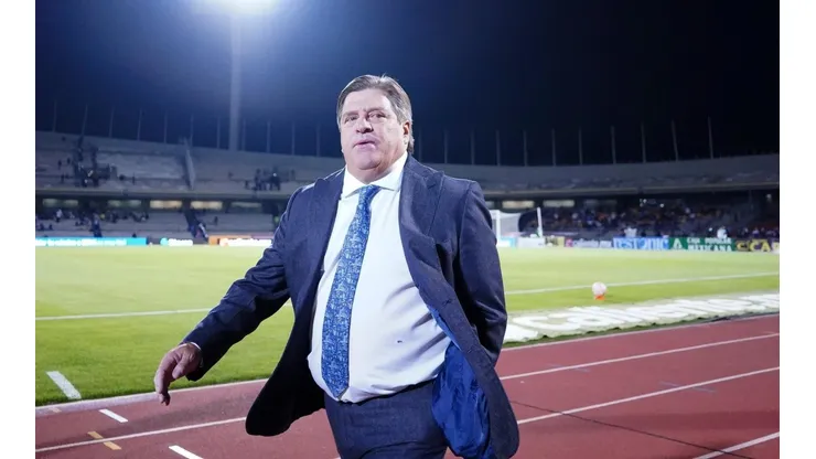 El Piojo Herrera se mostró molesto por las decisiones arbitrales.
