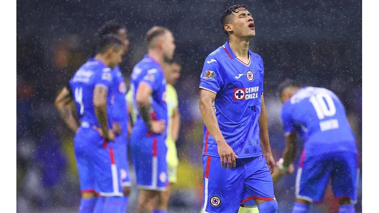 La desazón de todo Cruz Azul tras el 7-0 padecido contra América.