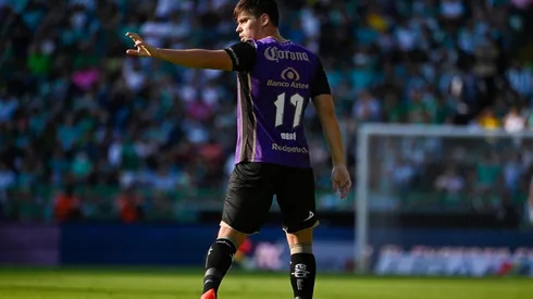 Jorge Meré en su primer partido con Mazatlán, ante León.