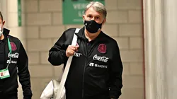 Martino viajó a Sevilla para hablar con Guardado y Tecatito de cara al Mundial