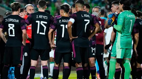 Gerardo Martino con jugadores del Tri en Liga de Naciones.