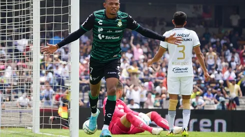 Santos viene de golear a Pumas en el Olímpico Universitario