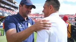 El saludo entre André Jardine y Nacho Ambriz.
