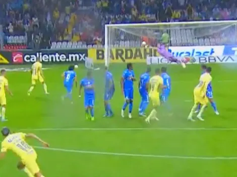 VIDEO | ¿Con 'ayuda' de Jurado? Así fue el tiro libre de Diego Valdés