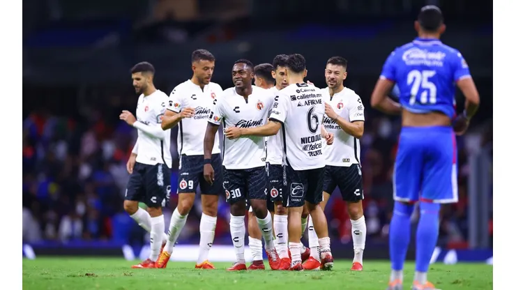 Tijuana golpeó a Cruz Azul en el Estadio Azteca.