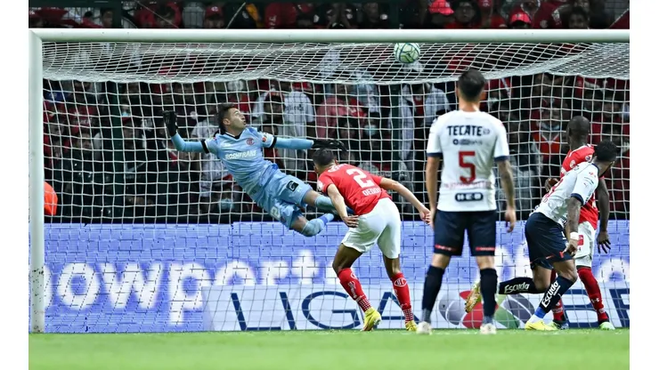 El poderoso remate de cabeza de Rodrigo Aguirre para el 1-1 del Monterrey.