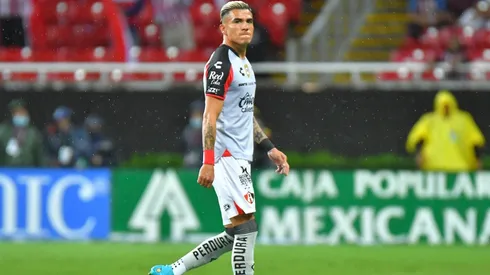 Luis Reyes dejó al Atlas con uno menos ante Chivas.