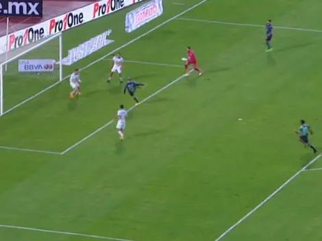 VIDEO | Valdés anota el primero tras un error garrafal de Dani Alves