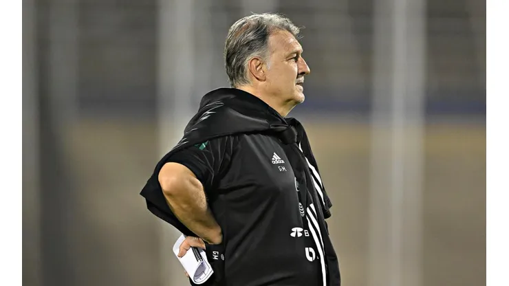 Martino le habría recomendado irse a Europa