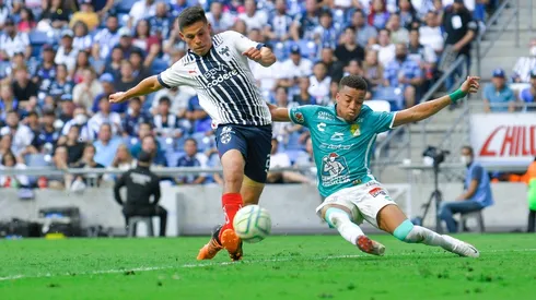 Alfonso González definiendo uno de sus tres goles.