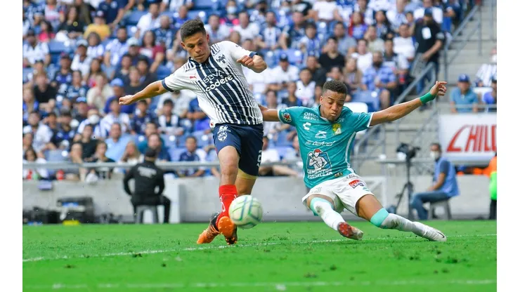 Alfonso González definiendo uno de sus tres goles.