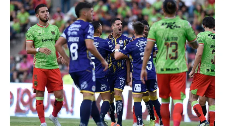 Atlético de San Luis celebra al gol del español Sabin Merino.