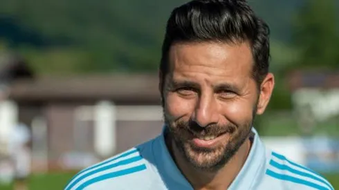 Claudio Pizarro jugó en la Bundesliga de 1999 a 2007 y de 2008 a 2020.