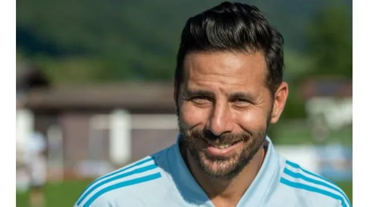 Claudio Pizarro jugó en la Bundesliga de 1999 a 2007 y de 2008 a 2020.