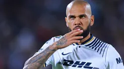El futbolista de Pumas que ve en Dani Alves a un maestro del que aprender