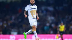Dani Alves hizo su estreno con Pumas.