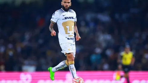 Dani Alves hizo su estreno con Pumas.