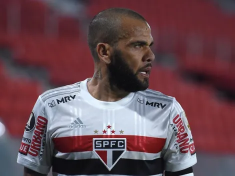 Larcamón así reaccionó ante la llegada de Dani Alves y lanza sorpresivo mensaje