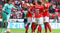 El portero Carlos Acevedo tras recibir el segundo gol del Toluca.